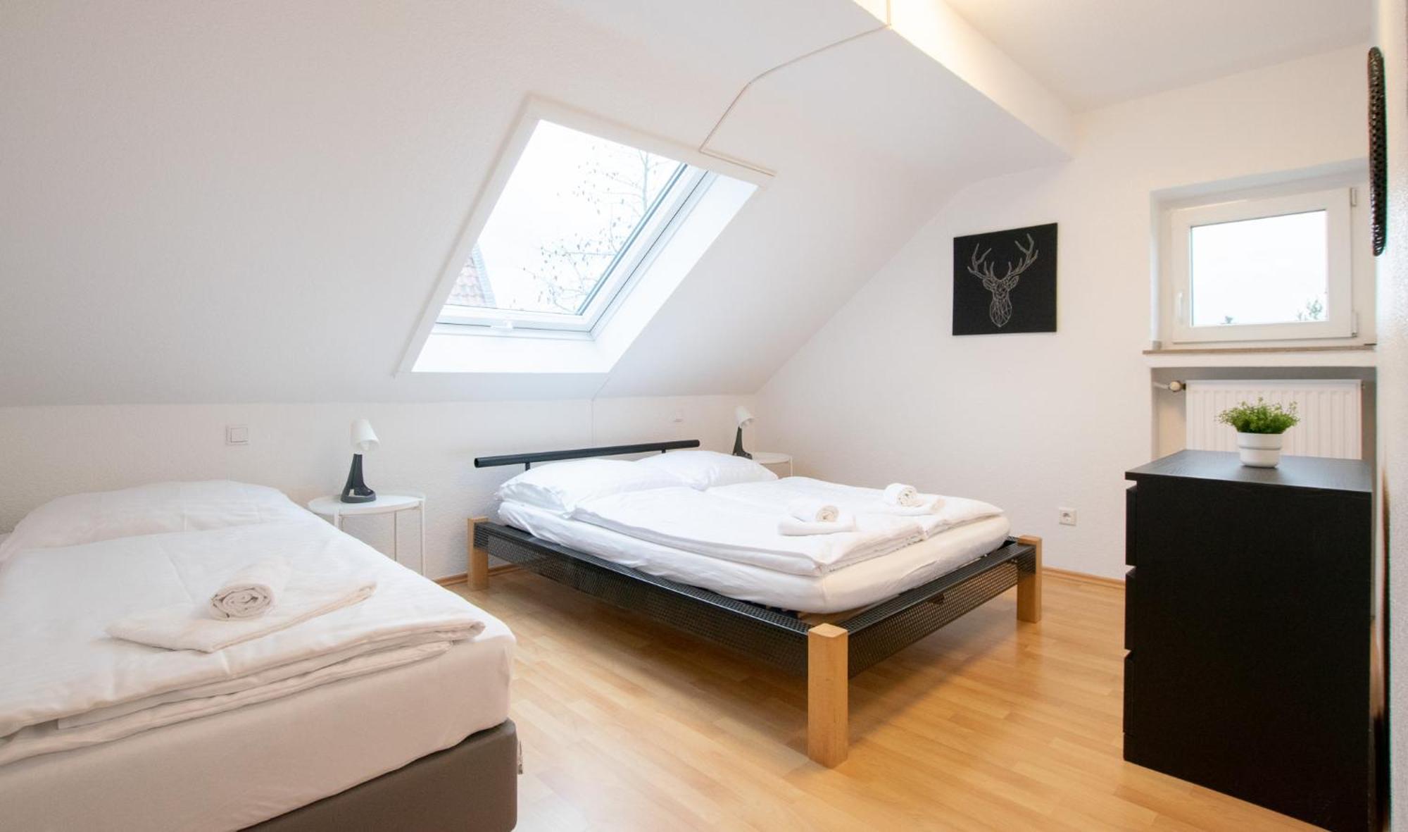 Raj Living - 1 , 3 And 4 Room Apartments - 20 Min Messe Dus & Airport Dus Meerbusch Esterno foto